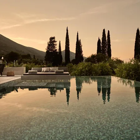 Yliessa - Luxury Pool Surrounded By Nature Drakas