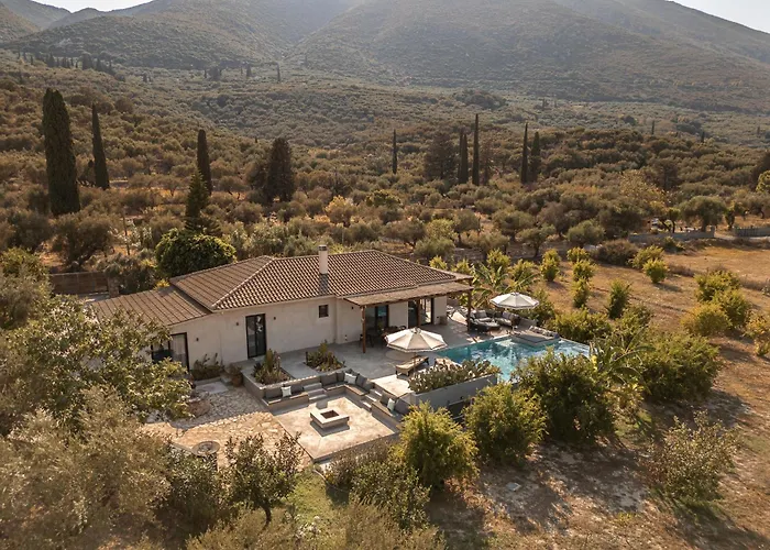 Yliessa - Luxury Pool Surrounded By Nature Villa Drakas