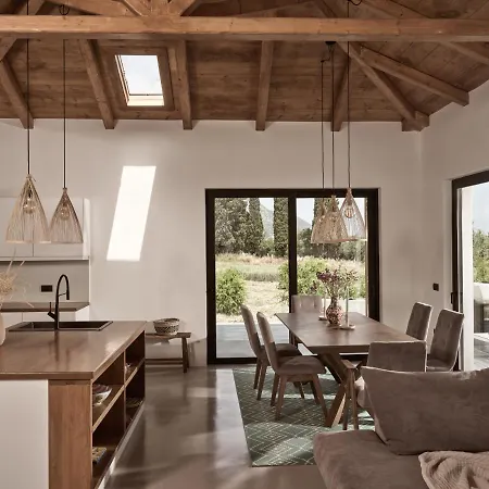 Villa Yliessa - Luxury Pool Surrounded By Nature