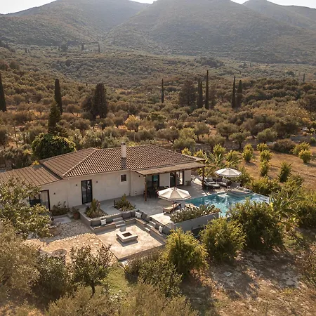 Yliessa - Luxury Pool Surrounded By Nature Villa Drakas