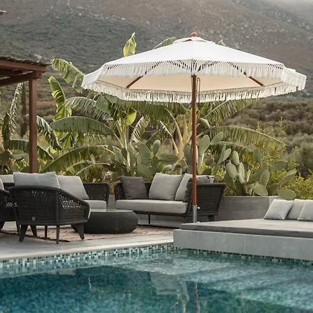 Yliessa - Luxury Pool Surrounded By Nature